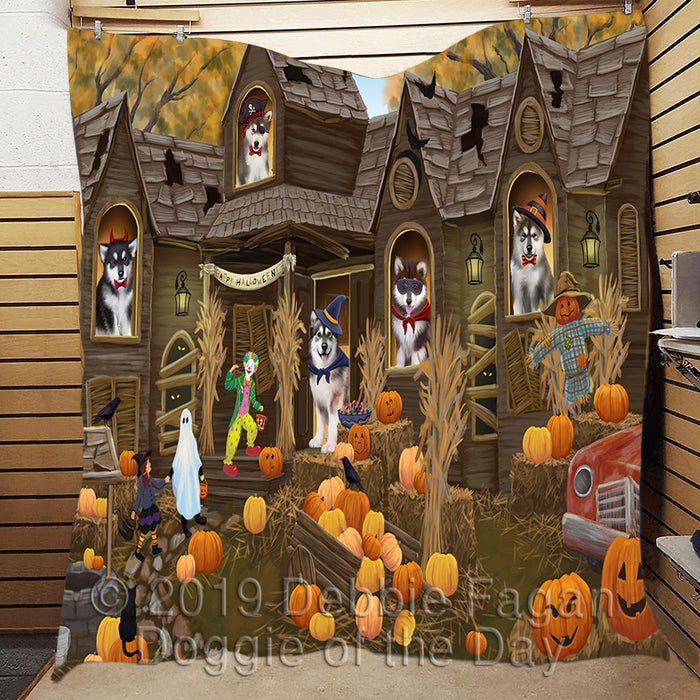 Haunted House Halloween Trick or Treat Alaskan Malamute Dogs Quilt
