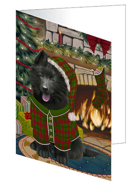 The Stocking was Hung Golden Retriever Dog Handmade Artwork Assorted Pets Greeting Cards and Note Cards with Envelopes for All Occasions and Holiday Seasons GCD70457