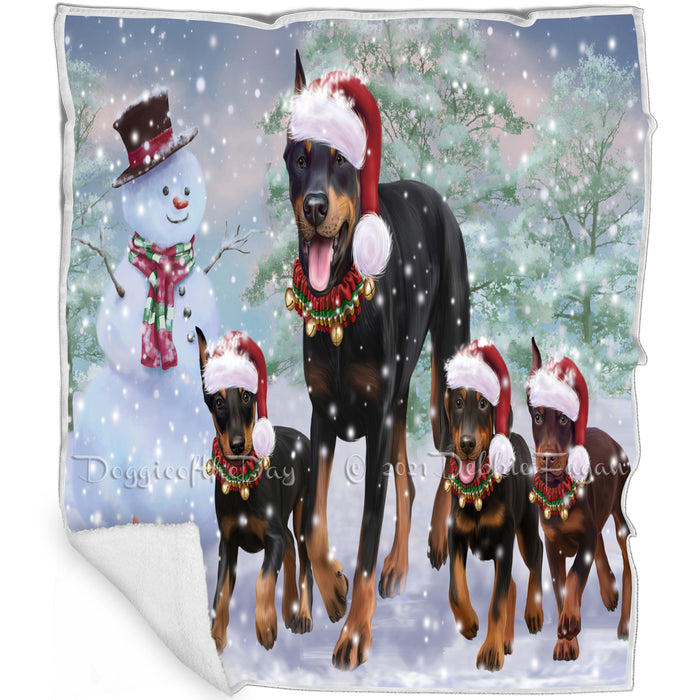 Christmas Running Family Doberman Pinschers Dog Blanket BLNKT118632
