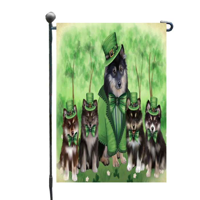 St. Patrick's Day Family Finnish Lapphund Dogs Garden Flags Outdoor Decor for Homes and Gardens Double Sided Garden Yard Spring Decorative Vertical Home Flags Garden Porch Lawn Flag for Decorations