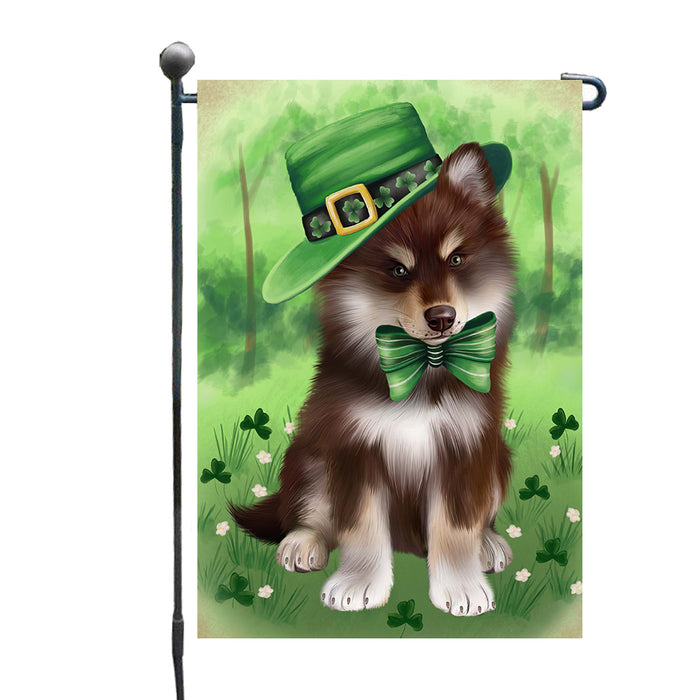 St. Patrick's Day Finnish Lapphund Dog Garden Flags Outdoor Decor for Homes and Gardens Double Sided Garden Yard Spring Decorative Vertical Home Flags Garden Porch Lawn Flag for Decorations GFLG68581