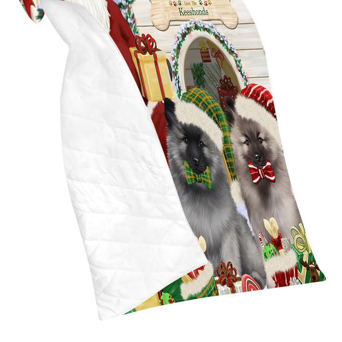 Happy Holidays Christmas Keeshond Dogs House Gathering Quilt