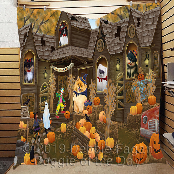Haunted House Halloween Trick or Treat Pomeranian Dogs Quilt