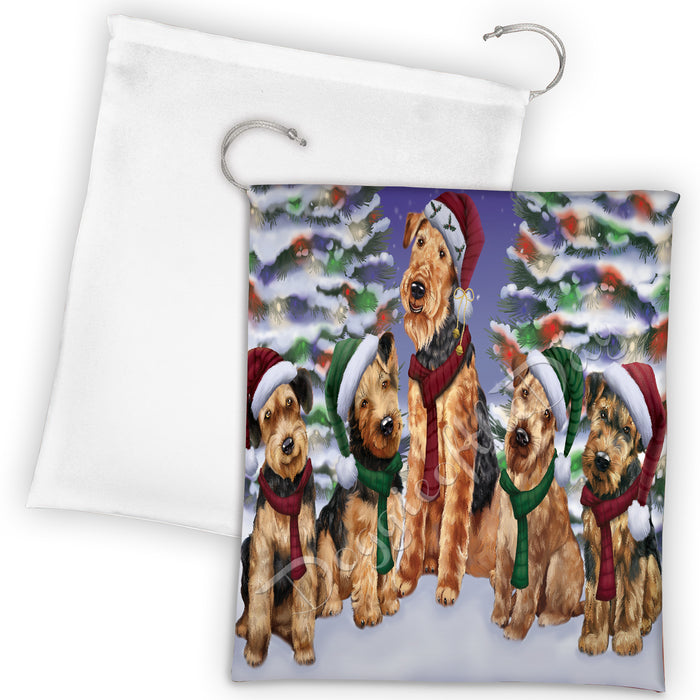 Airedale Dogs Christmas Family Portrait in Holiday Scenic Background Drawstring Laundry or Gift Bag LGB48100