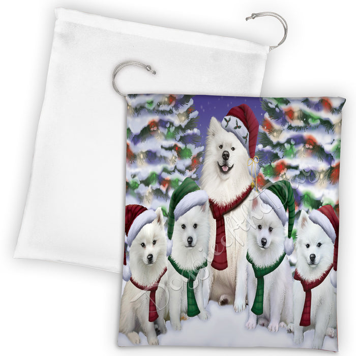 American Eskimo Dogs Christmas Family Portrait in Holiday Scenic Background Drawstring Laundry or Gift Bag LGB48104