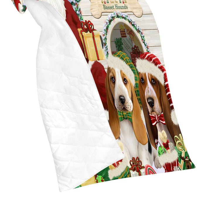Happy Holidays Christmas Basset Hound Dogs House Gathering Quilt