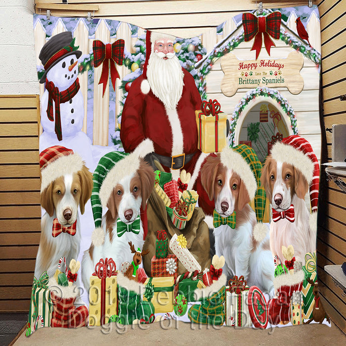 Happy Holidays Christmas Brittany Spaniel Dogs House Gathering Quilt