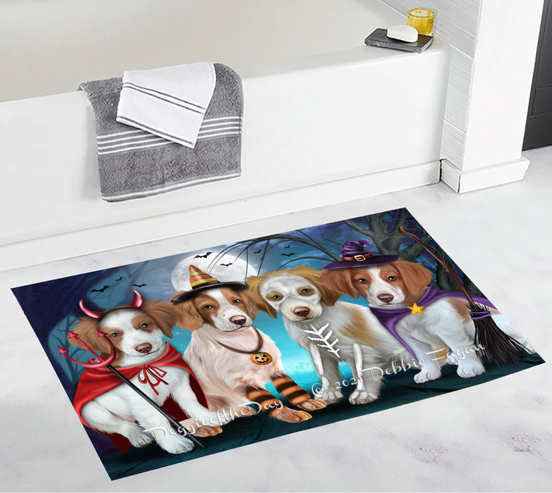 Happy Halloween Trick or Treat Brittany Spaniel Dogs Bathroom Rugs with Non Slip Soft Bath Mat for Tub BRUG54910