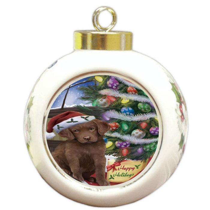 Christmas Happy Holidays Chesapeake Bay Retriever Dog with Tree and Presents Round Ball Christmas Ornament RBPOR53818