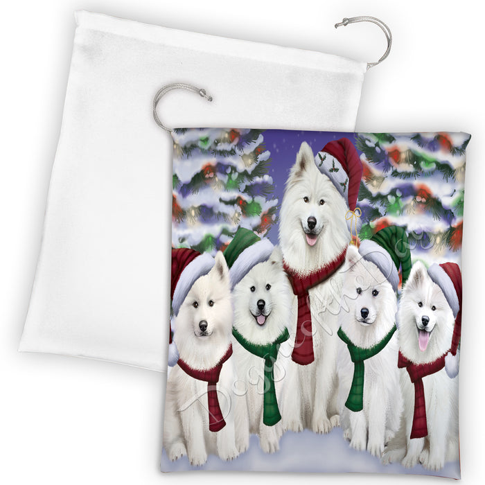 Samoyed Dogs Christmas Family Portrait in Holiday Scenic Background Drawstring Laundry or Gift Bag LGB48170