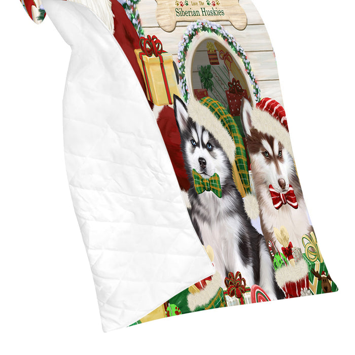 Happy Holidays Christmas Siberian Husky Dogs House Gathering Quilt